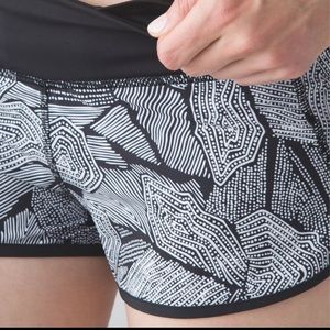 Lululemon Athletica Speed Up Shorts Dottie Tribe White Black / Black Lined